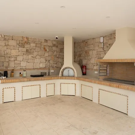 Mamfredas Luxury Villa